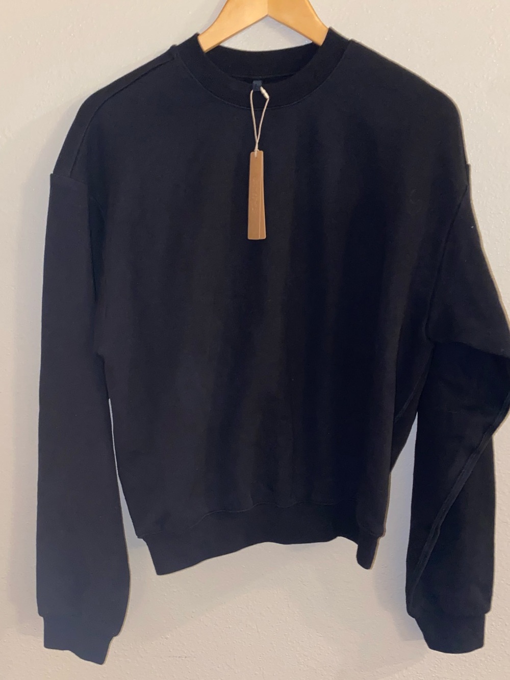 NWT SKIMS Fleece Lounge Crew Neck Sweatshirt Onyx Black Size Medium